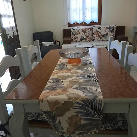 Margianou Seaview 3 & 4 דירה *